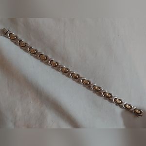 Hugs an kisses bracelet